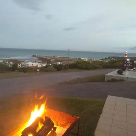 Agulhas Heights Self-Catering Cottages Exterior foto