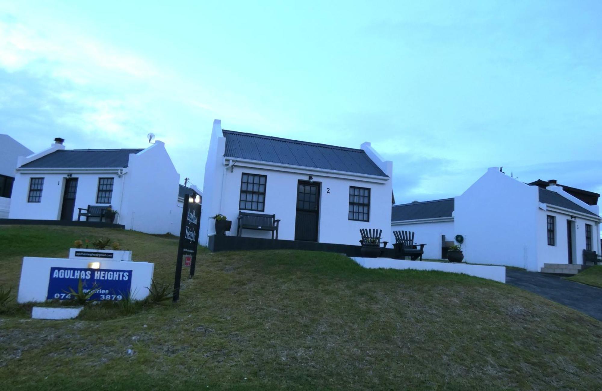 Heights Self-catering * Agulhas