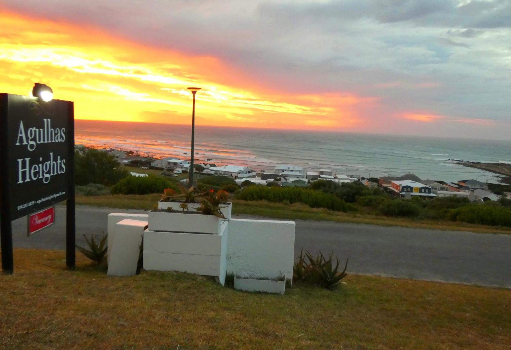 Heights Self-catering * Agulhas